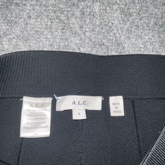 ALC A.L.C. Pants Womens Size S Black Ponte Cropped Ankle Flare - Picture 2 of 9
